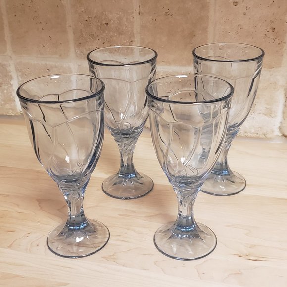 Light Blue Swirl Wine Glasses - Picture 2 of 2